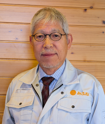 設計部課長 宇佐美